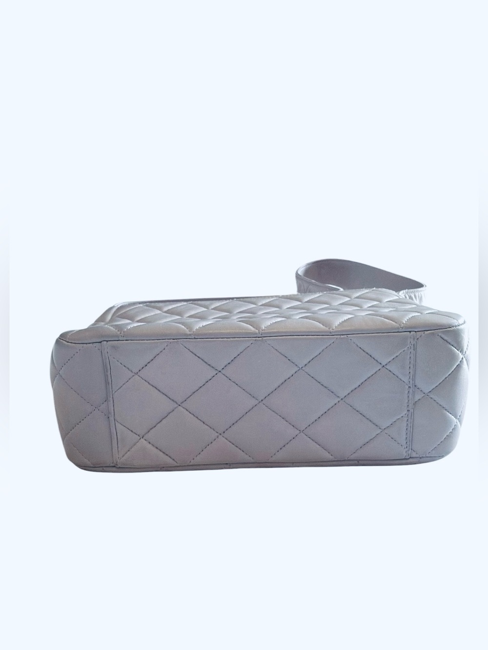 CHANEL Vintage 1996–1997 Lavender Quilted Lambskin Shoulder Bag - Picture 5 of 12